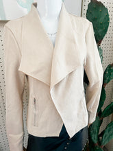Load image into Gallery viewer, Suede Collared Open Blazer Shacket
