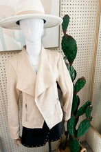 Load image into Gallery viewer, Suede Collared Open Blazer Shacket
